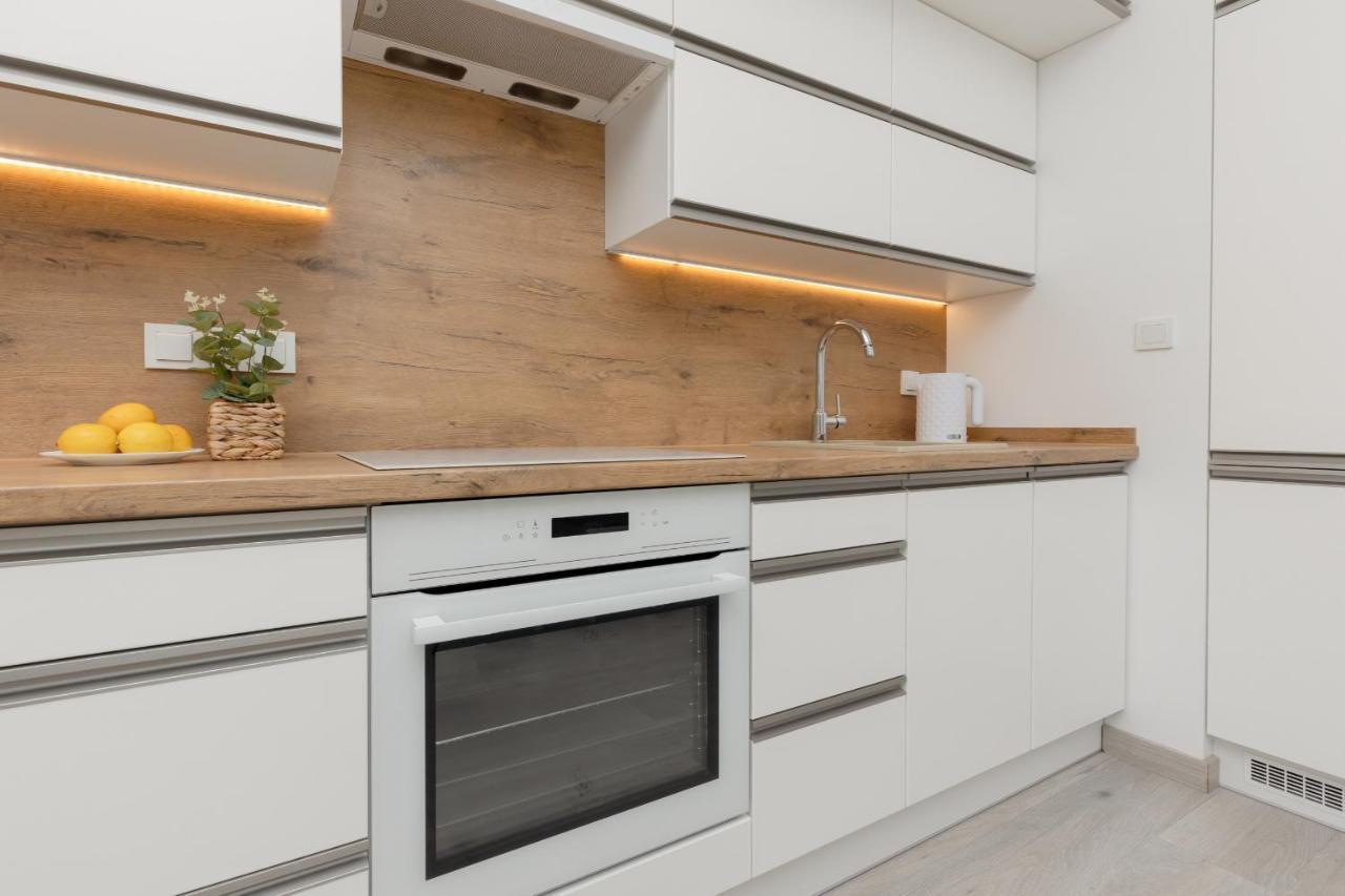 Cozy Apartment With Parking Bakalarska By Noclegi Renters Warsaw Exterior photo