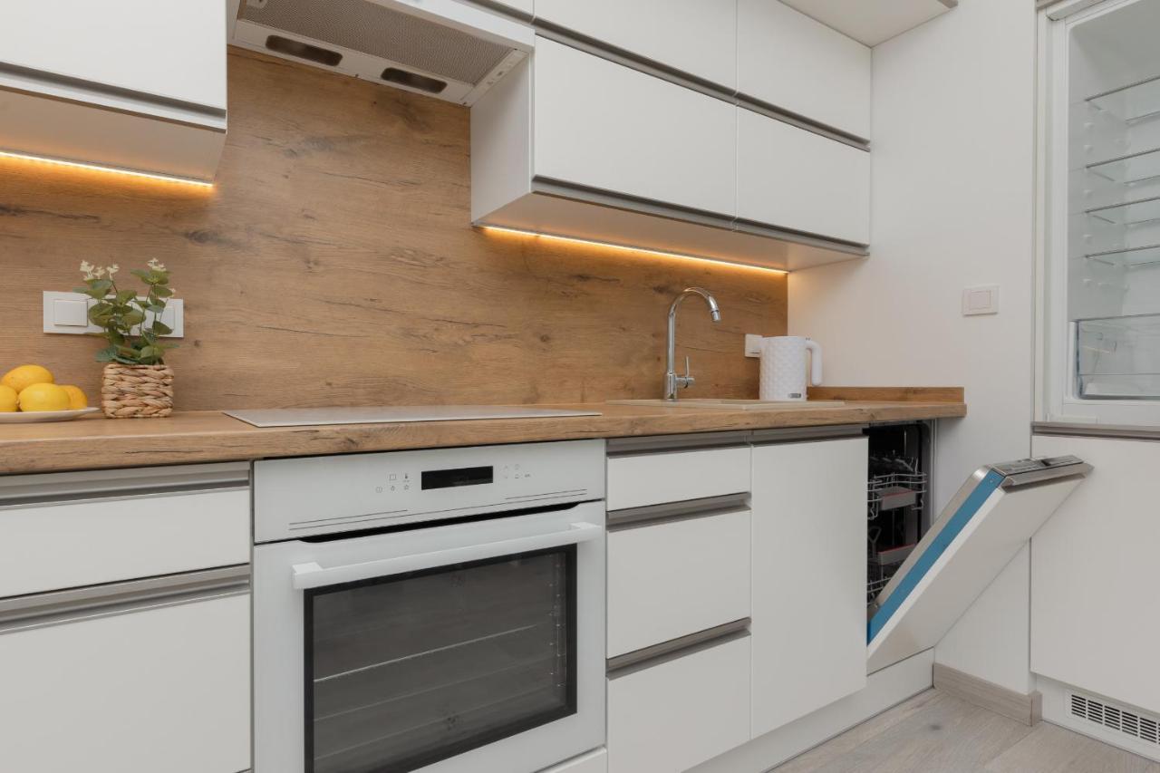 Cozy Apartment With Parking Bakalarska By Noclegi Renters Warsaw Exterior photo